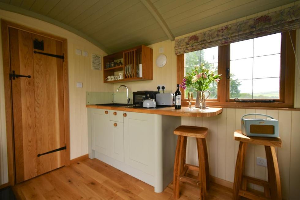 The Shepherds Hut Кармартън Екстериор снимка