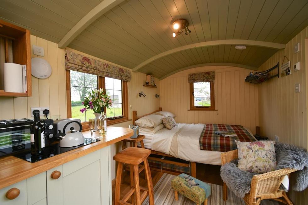 The Shepherds Hut Кармартън Екстериор снимка
