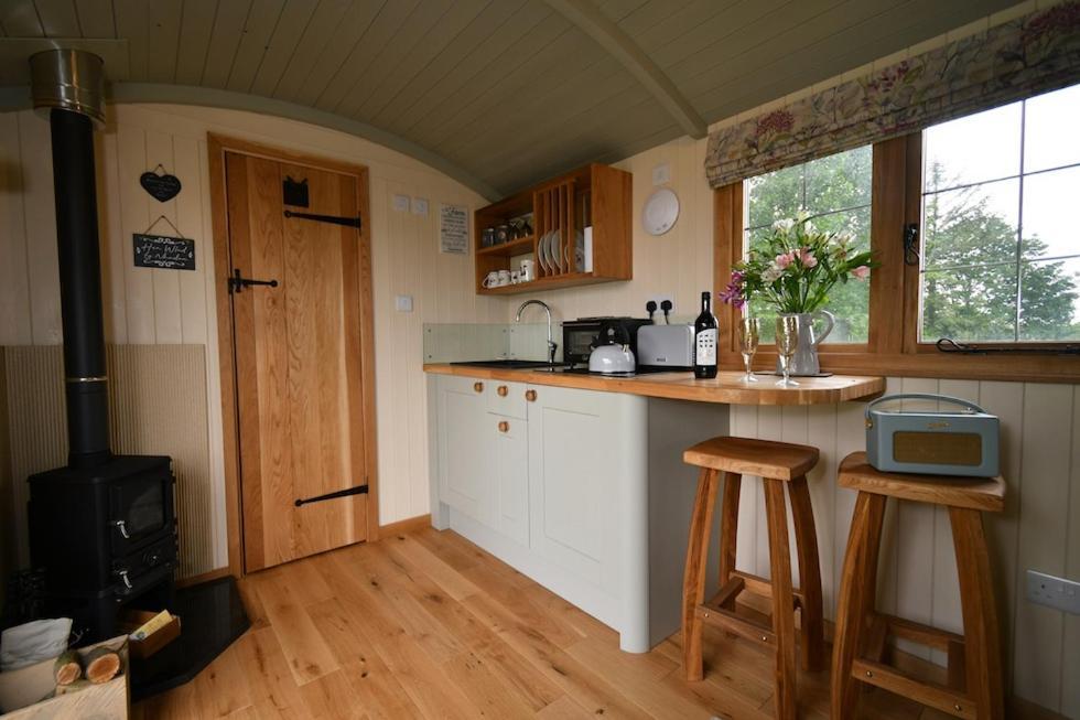 The Shepherds Hut Кармартън Екстериор снимка